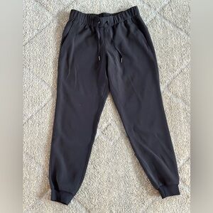 Lululemon black joggers size 6